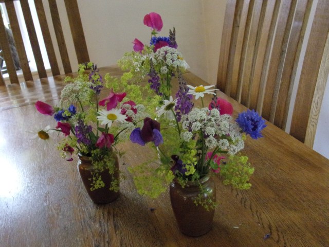 tea room flowers