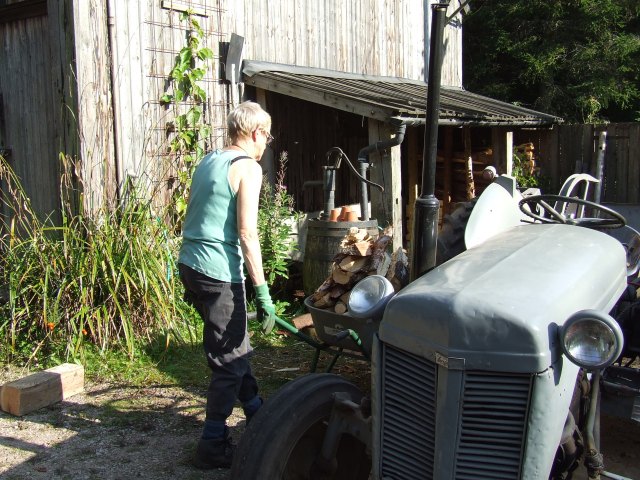 My glamorous assistant (and Sue)